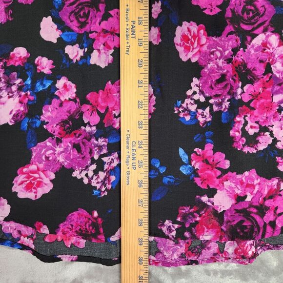 Torrid Top Womens 3X Pink Black Floral Gauze Short Sleeve Split V-Neck Cottage - Picture 8 of 8